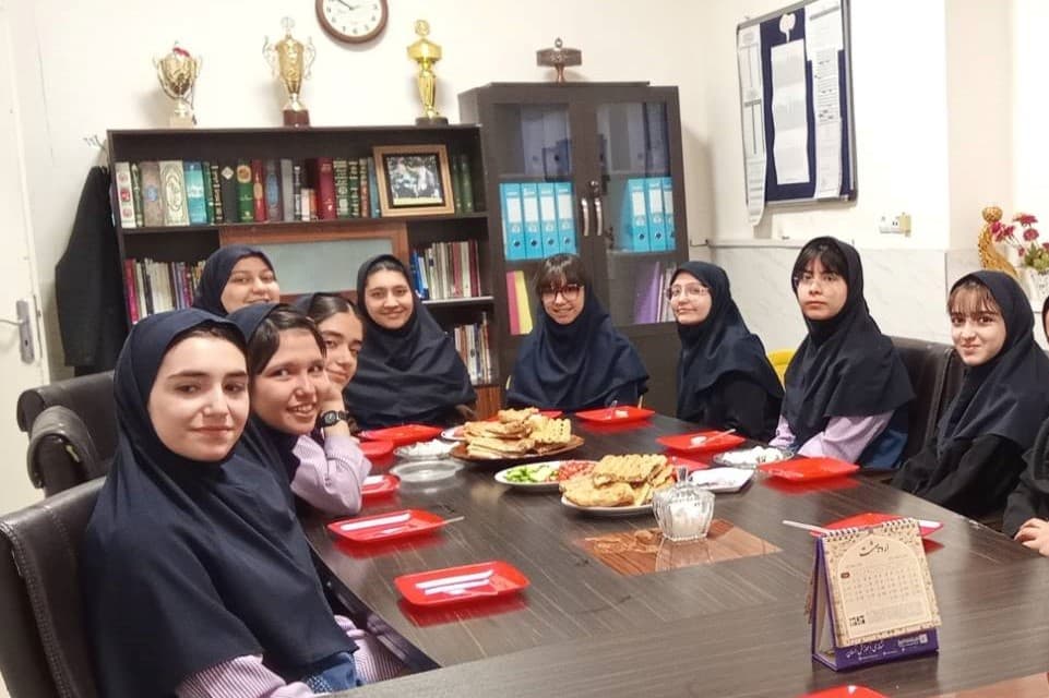 جلسه شورای دانش آموزی (طرح مدام)